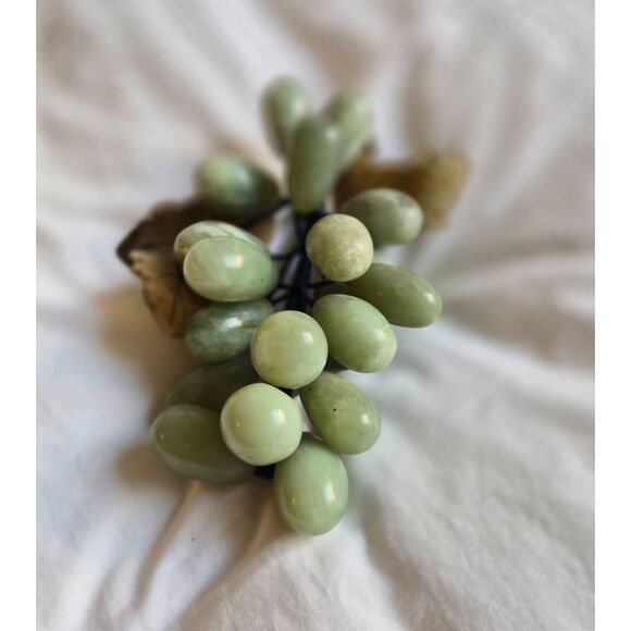 Jade Grape Cluster - Picture 1 of 5
